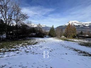 Terrain constructible viabilisé à vendre