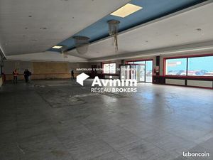 Local commercial 740 m² Chelles