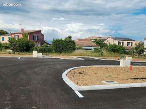 Terrain 300 m² La Crau