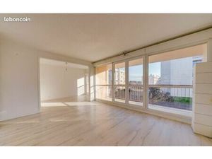 Appartement à Gradignan proche du bourg. 88 m²  5 pièces refait à neuf