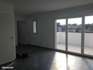 Appartement 2 pieces traversant avec terrasse balcon et garage