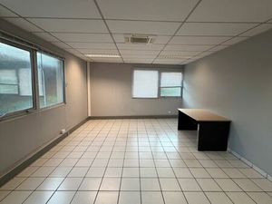 Bureau à louer – 30 m² – Stains