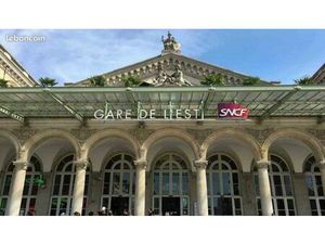 Restaurant 169 m² PARIS