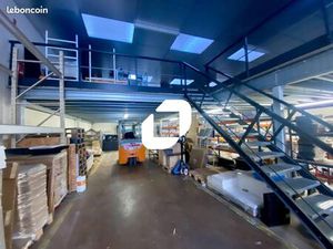 Local d'activité 382 m²