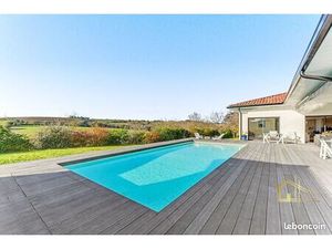 Maison 6 pièces 248 m²