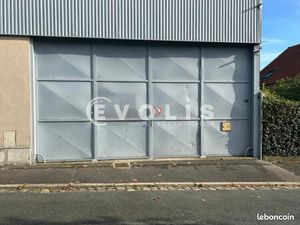 Local industriel 350 m²