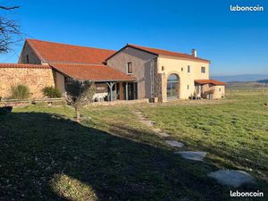 Corps de ferme avec dépendances