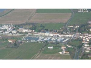 Appartement 25 pièces 2 200 m²