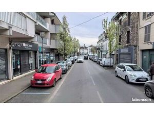 Boutique 140 m² LONGJUMEAU