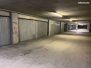 Garage Box fermé sécurisé hyper centre