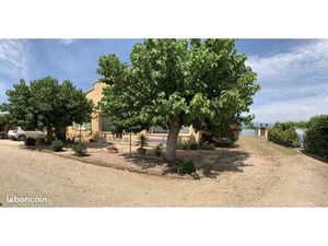 Jolie villa traditionnelle spacieuse (180m²) en campagne