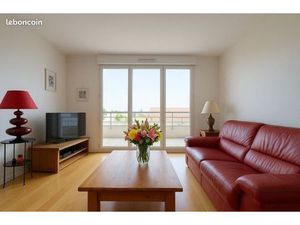 3 pièces de 68 m² avec terrasse  balcon et parking à Plaisir Grignon