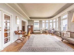 LUMINEUX APPARTEMENT AVEC VUE IMPRENABLE SUR LE PALAIS ROYAL