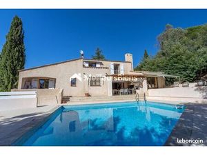 Villa 6 pièces 145 m²