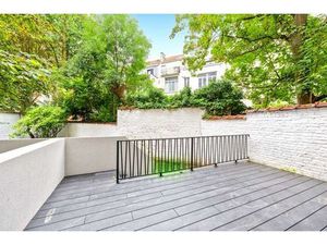 Magnifique 1ch + jardin  totalement neuf  localisation AAA