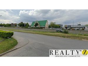 Local commercial 800 m²