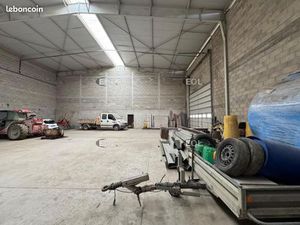 Local industriel 800 m²