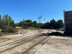 Local d'activité 940 m²