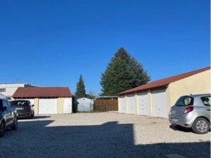 Loue box et place de parking sécurisé