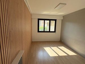 Local professionnel rénové 105m2 - Centre de Tarbes - Idéal bureau ou profession médicale