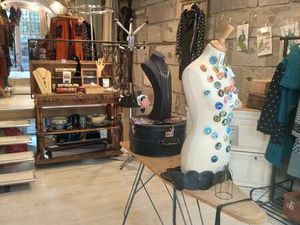 Cherche colocataires artisans boutique