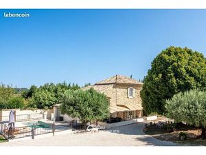 Mas 7 pièces 157 m²