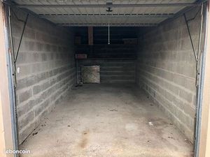 Parking/box 1 pièce 16 m²