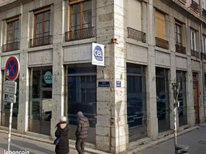 Local commercial 64 m²
