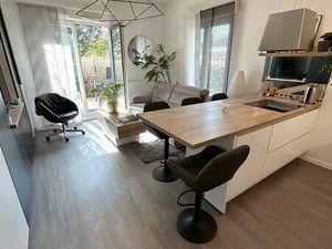 Grand studio moderne avec terrasse  parking privatif et proximité gare – Plaisir (78)