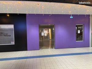 Loue cellule au centre commercial de Carrefour à St Martin des champs