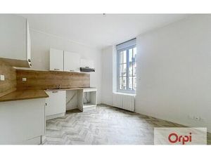 Location appartement  m² T-3 à Montluçon  440 €