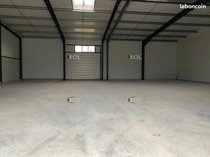 Local d'activité 2 550 m²