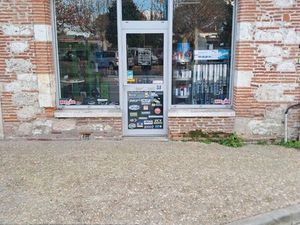 A loué local commercial 75m2 situé 82400 Valence d Agen