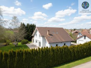 Maison 5 chambres sur 1800m2 de terrain et 3 garages