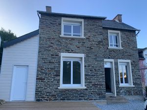 À DEUX PAS DES COMMODITÉS