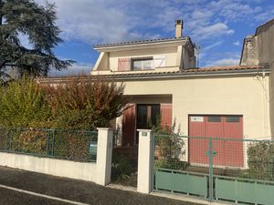 Grande maison de ville avec jardin et garage  vue sur Garonn