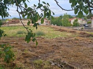 Terrain constructible Mirebeau en Poitou