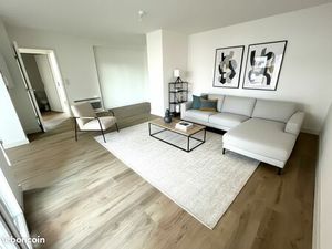 Appartement T3 en parfait état + garage boxés en sous-sol + cellier