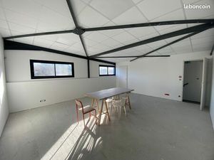 Zone Hyper Leclerc Saintes - Cellule neuve 90m2