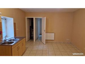 Loue T 2 Gesnes le Gandelain 72