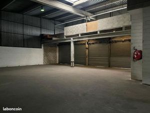 Local industriel 865 m²