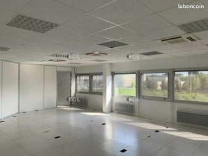 Local bureaux 836 m²