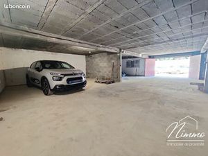 Local 145 m² Nîmes