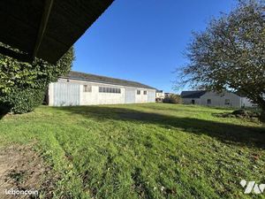 Local Divers 300 m² CORPS NUDS