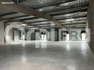 Local d'activité 499 m²