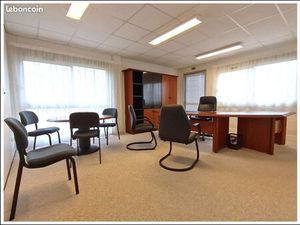 Terrain + bâtiment - Zone commerciale très prisée (35.000 véhicules / jour)