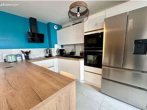 Appartement T4 à Poissy - Gare RER à 5 min à pied