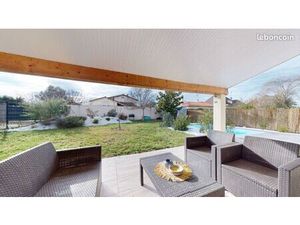 Maison récente de plain pied à Daux