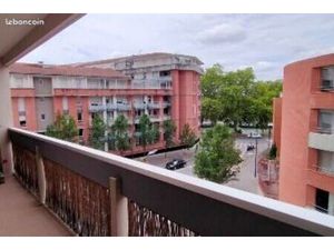 Appartement 4 pieces 90m² traversant  avec cave et garage  Toulouse Côte pavée  vue sur Ca