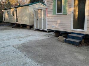 Le muy terrain + 2 Mobil home